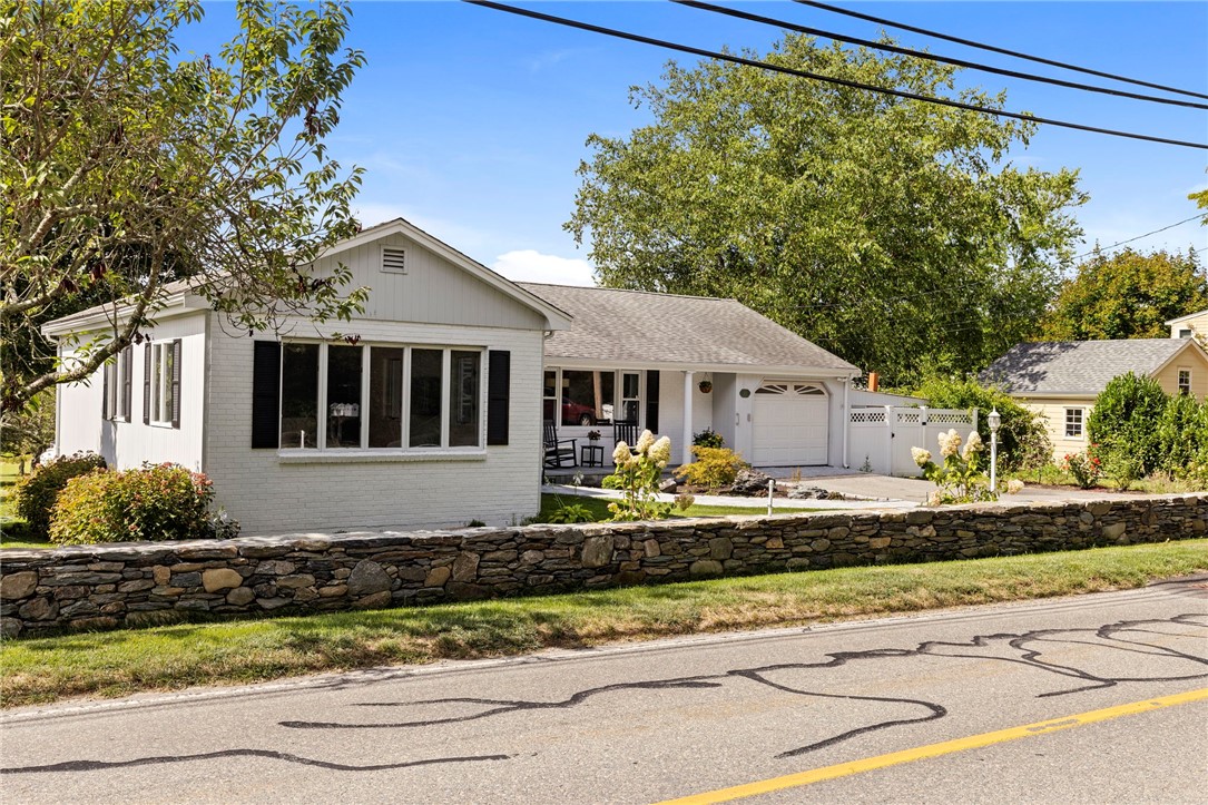 331 3rd Beach Road Middletown, RI 02842 - Photo 2 of 48 Gallery Image 2