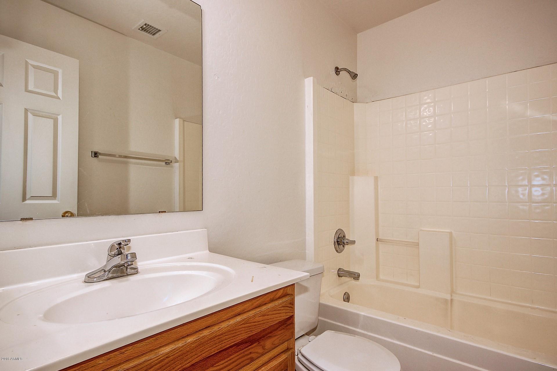 2332 West Carson Road Phoenix, AZ 85041 - Photo 19 of 27 0019-Carson (19)