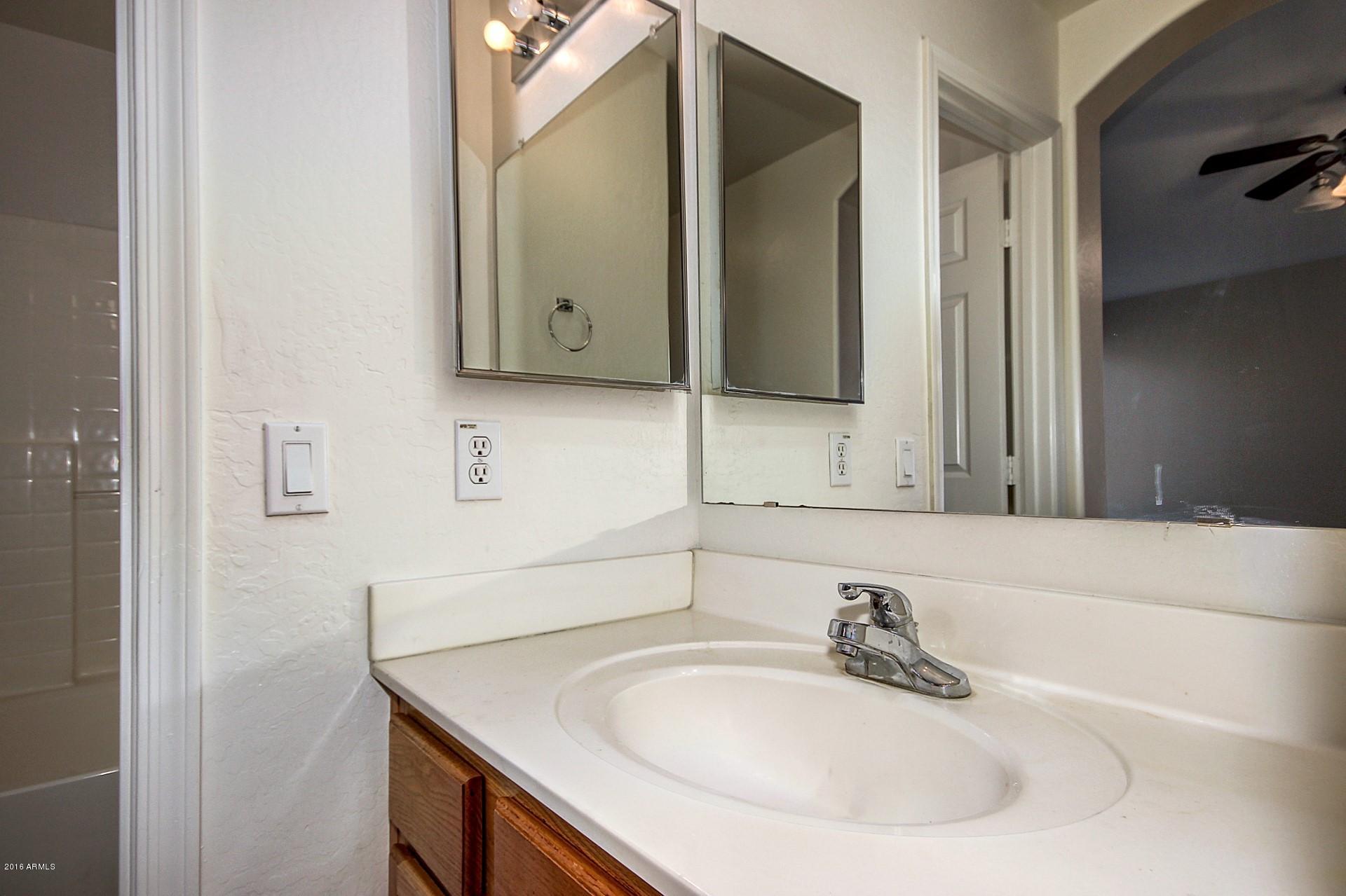 2332 West Carson Road Phoenix, AZ 85041 - Photo 25 of 27 0025-Carson (25)