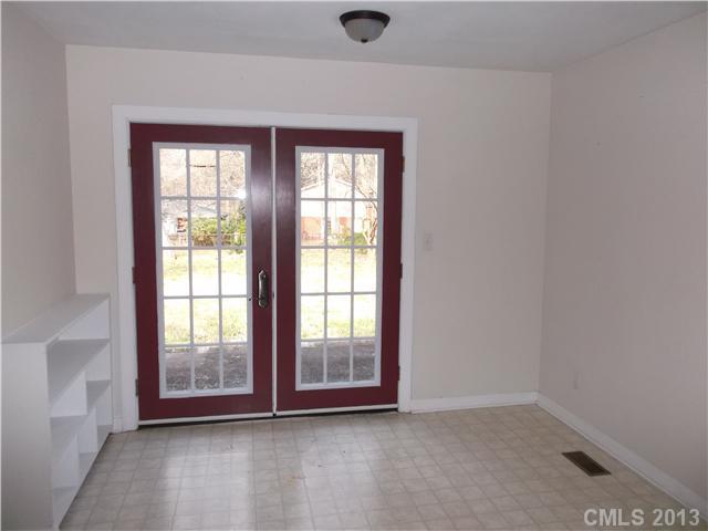4137 Firethorne Road Charlotte, NC 28205 - Photo 3 of 9 Gallery Image 3