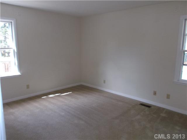 4137 Firethorne Road Charlotte, NC 28205 - Photo 5 of 9 Gallery Image 5