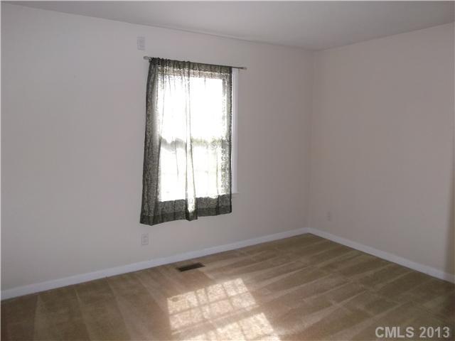 4137 Firethorne Road Charlotte, NC 28205 - Photo 6 of 9 Gallery Image 6