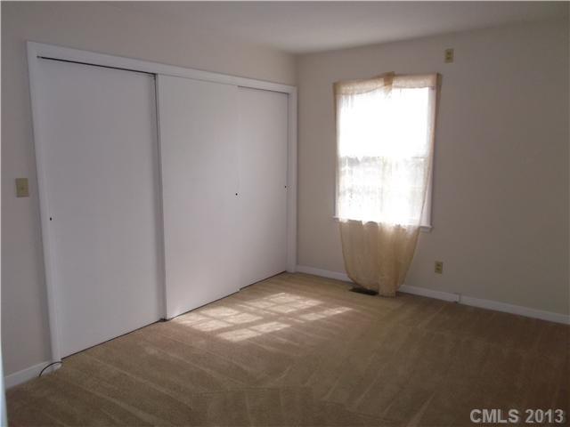 4137 Firethorne Road Charlotte, NC 28205 - Photo 7 of 9 Gallery Image 7