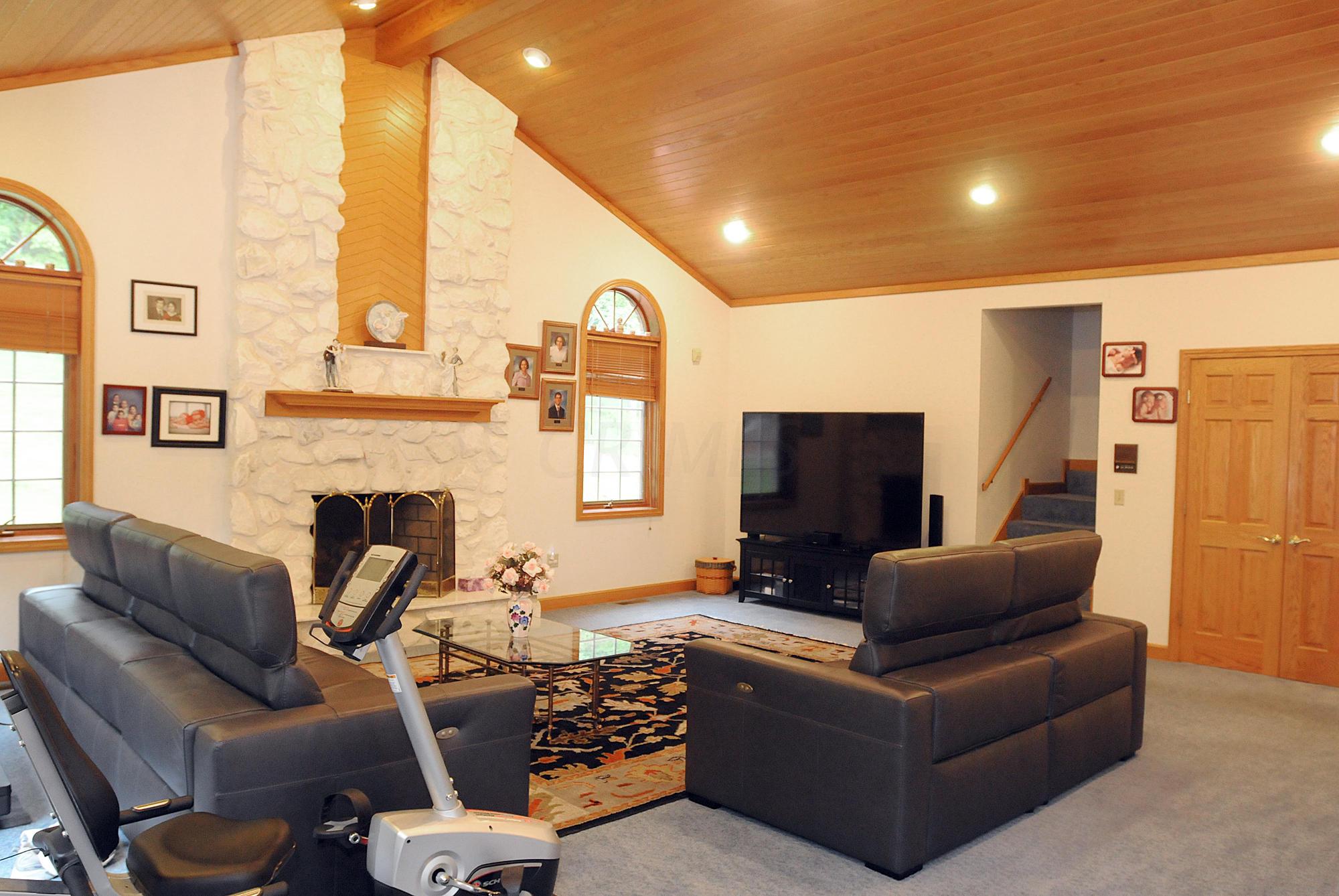 8896 Cedar Hills Road Cambridge, OH 43725 - Photo 11 of 65