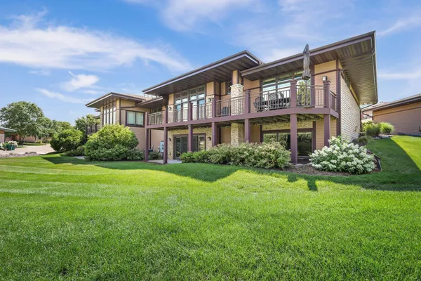 $800,000 | 13 Tailwind Court, Verona, WI 53593