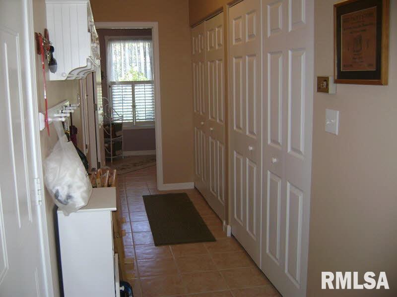955 South Tower Road Carbondale, IL 62901 - Photo 12 of 17 Gallery Image 12
