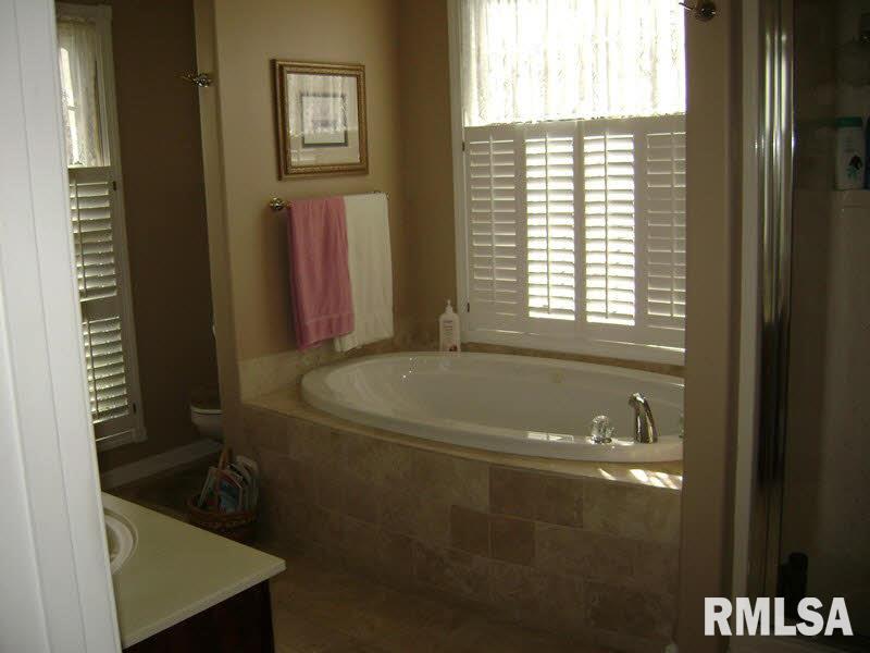 955 South Tower Road Carbondale, IL 62901 - Photo 10 of 17 Gallery Image 10
