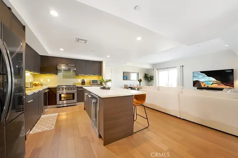 $779,000 | 2939 Leeward Avenue, Unit 516, Los Angeles, CA 90005