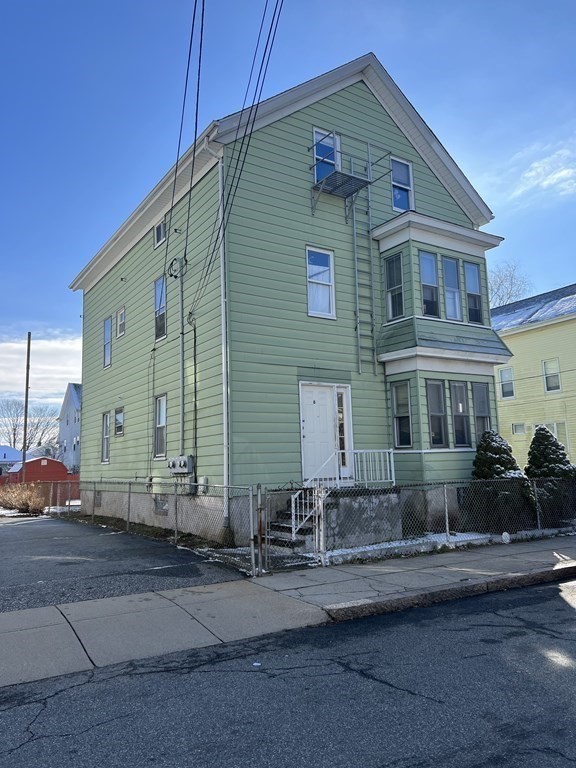 60 Richmond Street Fall River, MA 02721 - Photo 3 of 24 Gallery Image 3