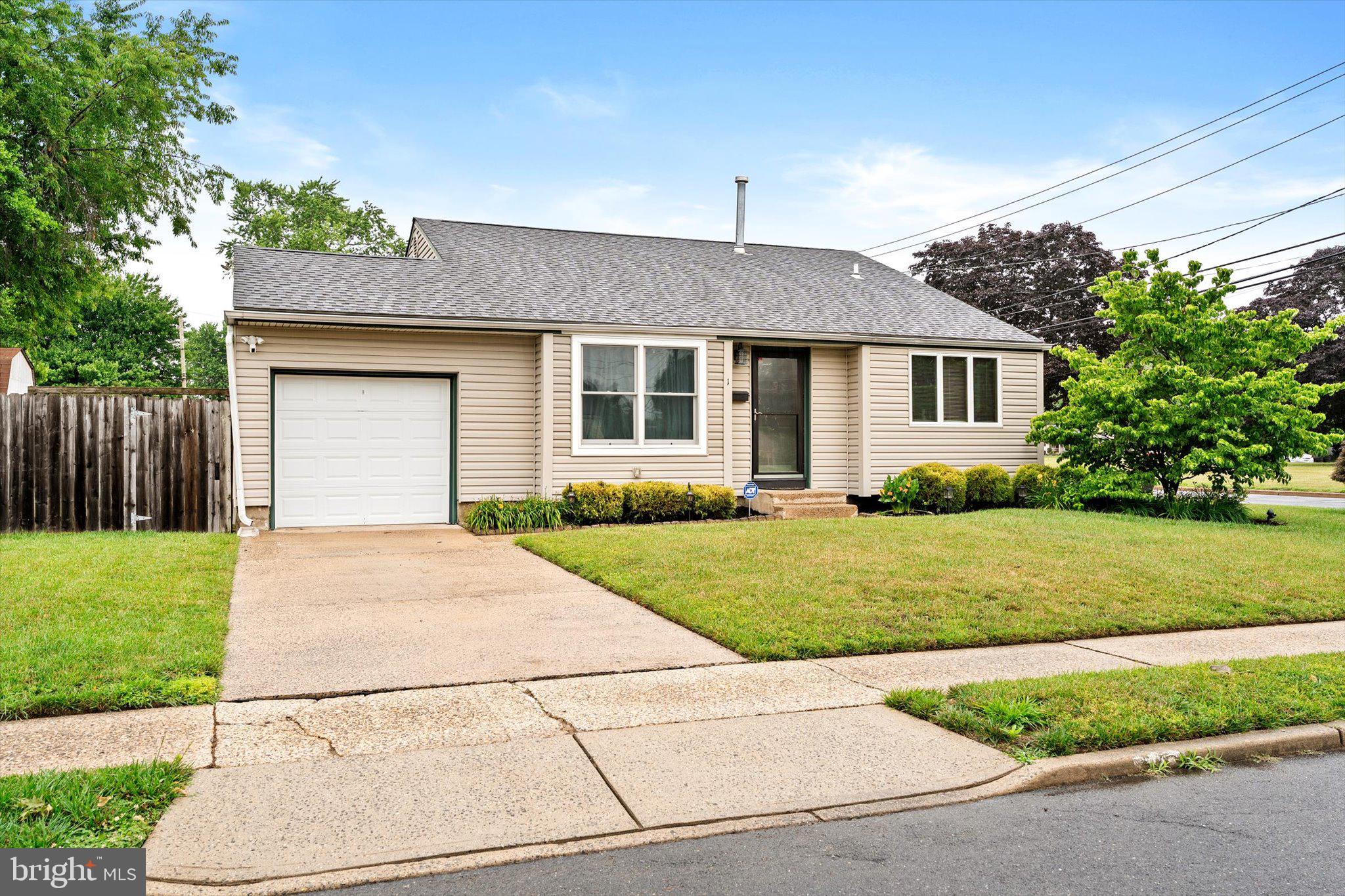 1 Hastings Road Hamilton, NJ 08620 - Photo 2 of 28