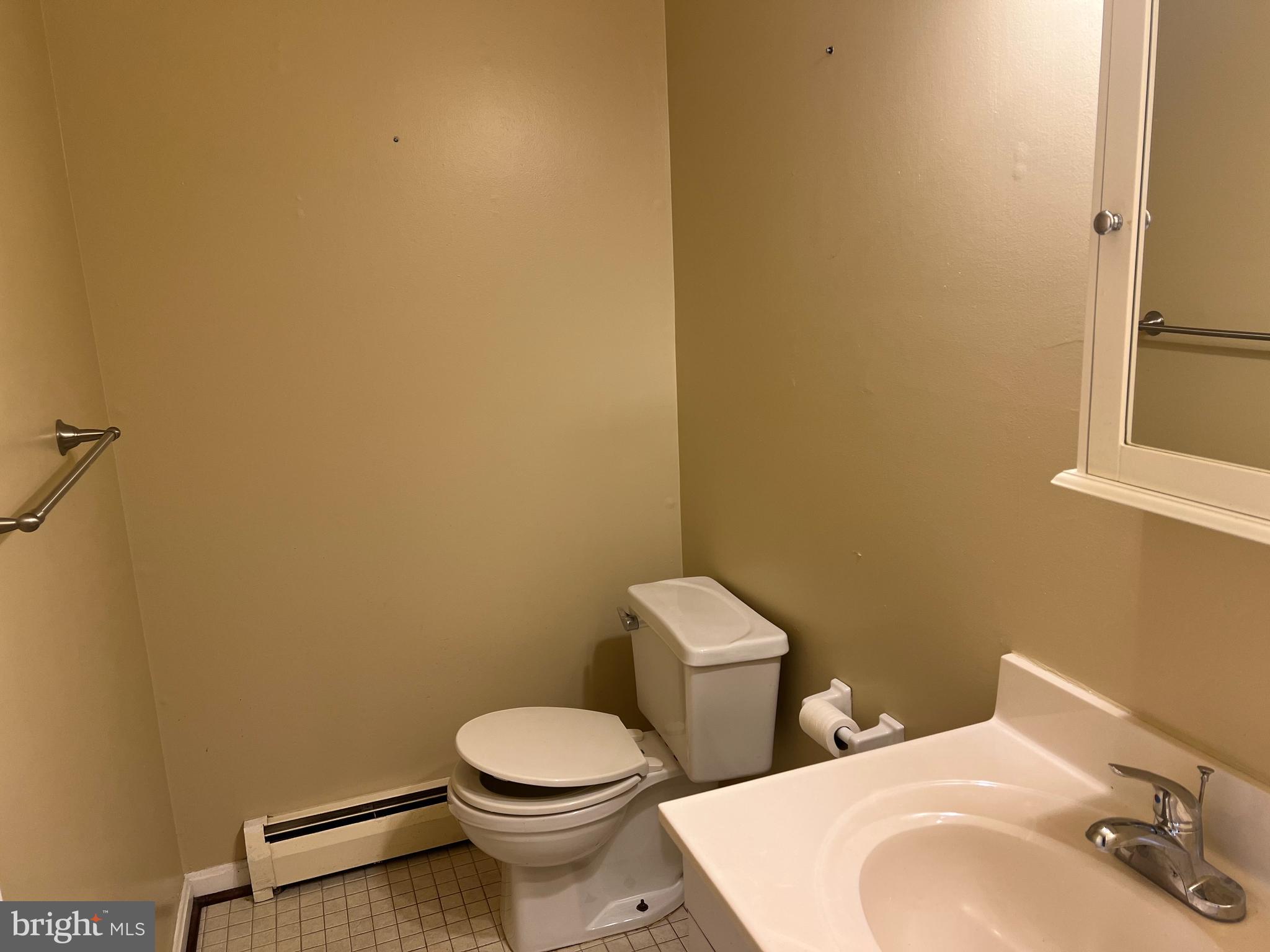 13702 Gilbert Road Woodbridge, VA 22193 - Photo 9 of 26 Gallery Image 9