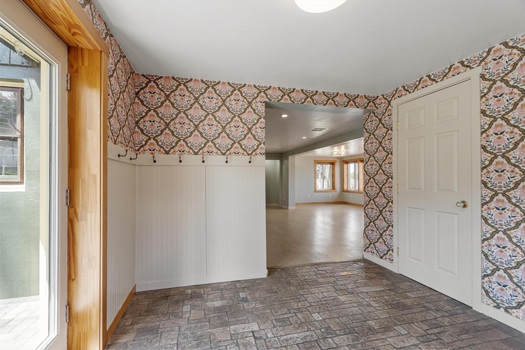 167 Townsend Harbor Road Lunenburg, MA 01462 - Photo 13 of 42 Gallery Image 13
