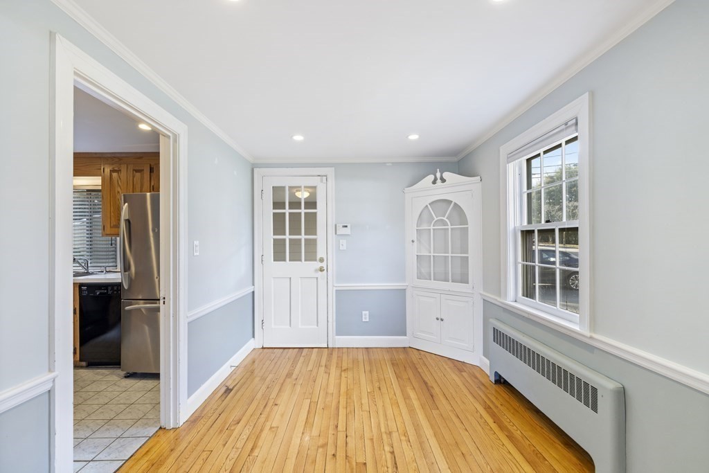 547 Webster Street Needham, MA 02494 - Photo 10 of 35