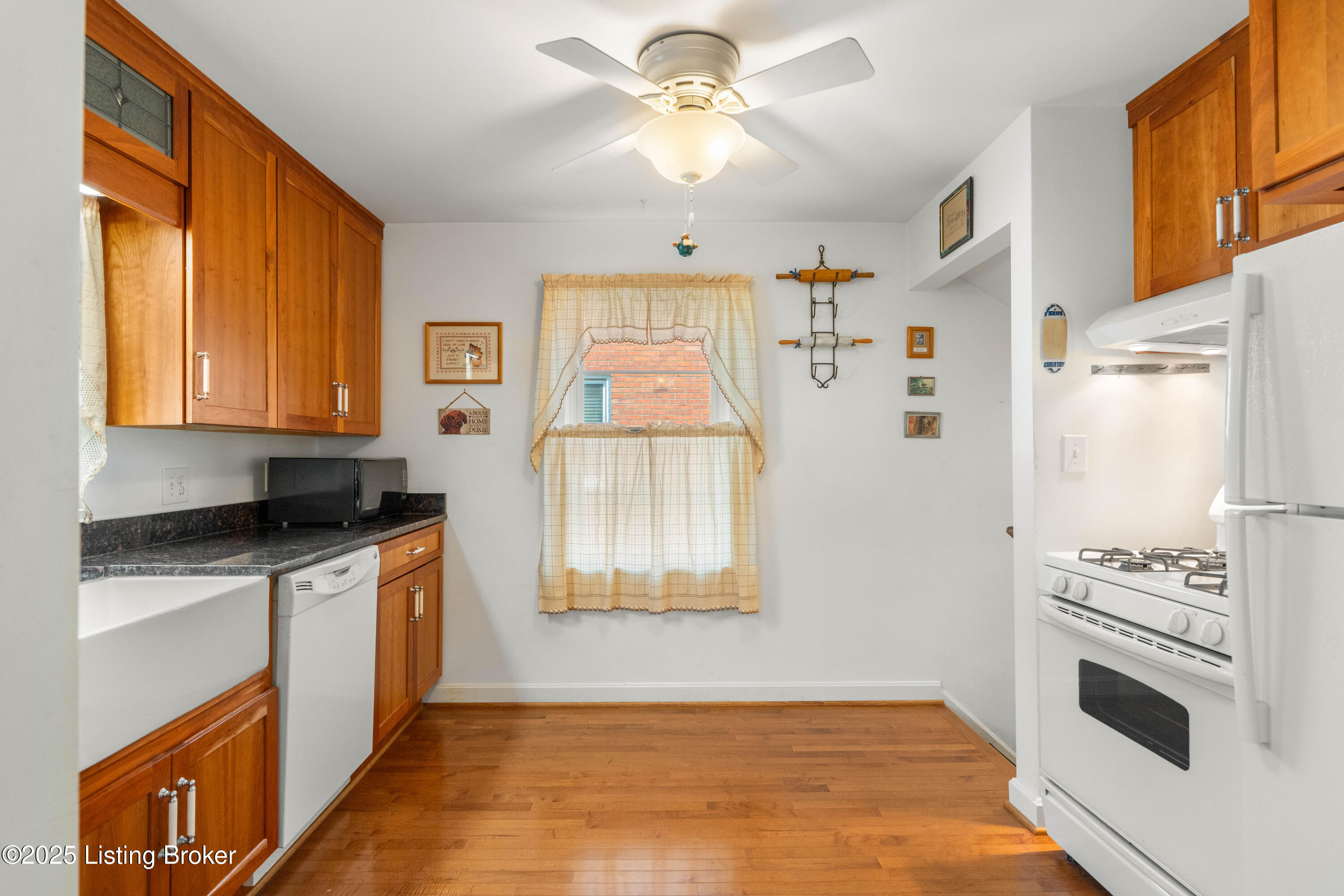212 Merriman Road Louisville, KY 40207 - Photo 8 of 25 DSC00970