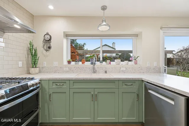 $520,000 | 37327 Starcrest Street, Palmdale, CA 93550