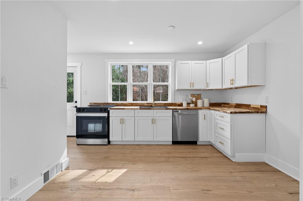 1604 East Lexington Avenue High Point, NC 27262 - Photo 10 of 37