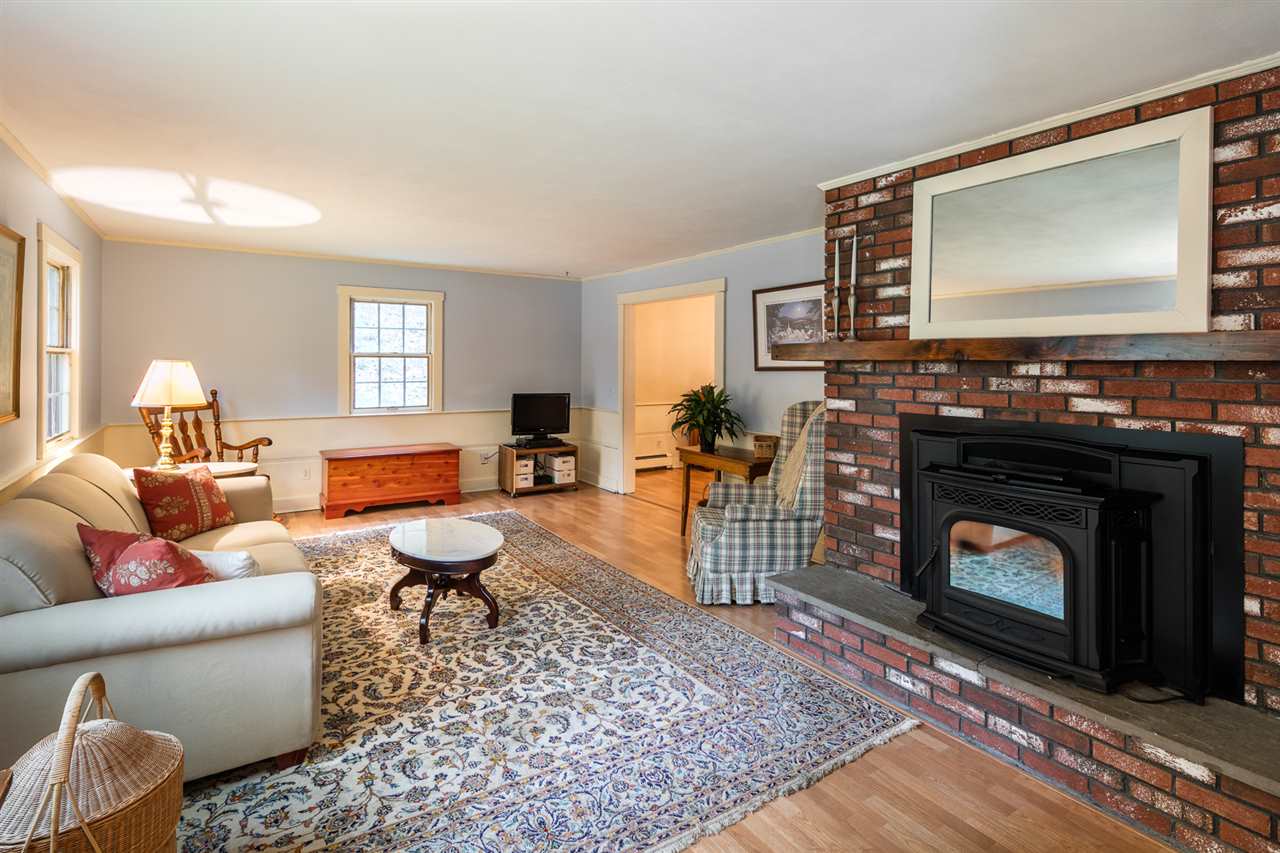 364 Briar Hill Road Hopkinton, NH 03229 - Photo 4 of 40