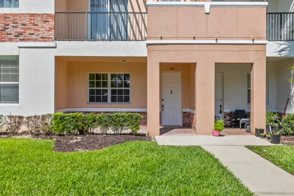 $249,900 | 10520 Southwest Stephanie Way, Unit 2104, Port St. Lucie, FL 34987