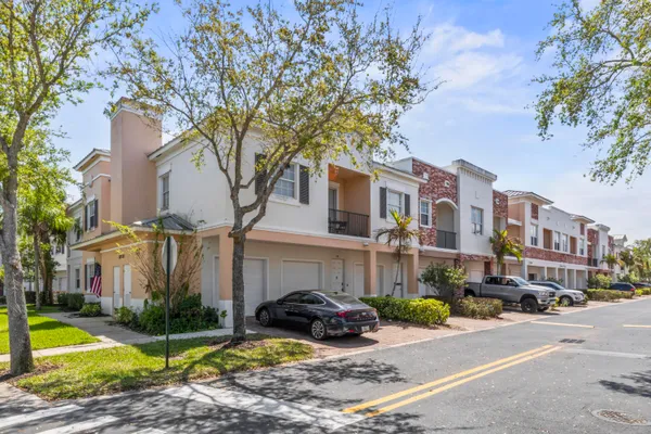 $249,900 | 10520 Southwest Stephanie Way, Unit 2104, Port St. Lucie, FL 34987
