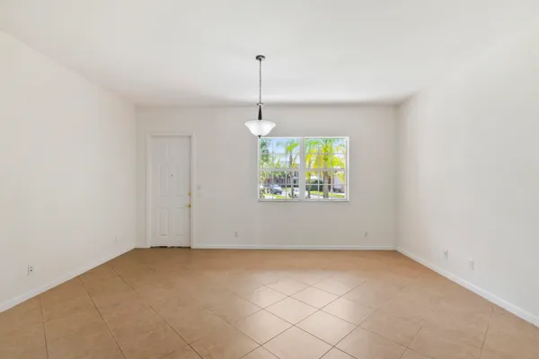 $249,900 | 10520 Southwest Stephanie Way, Unit 2104, Port St. Lucie, FL 34987