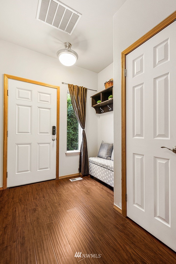 11409 Southeast 171st Street Renton, WA 98055 - Photo 3 of 35 Gallery Image 3
