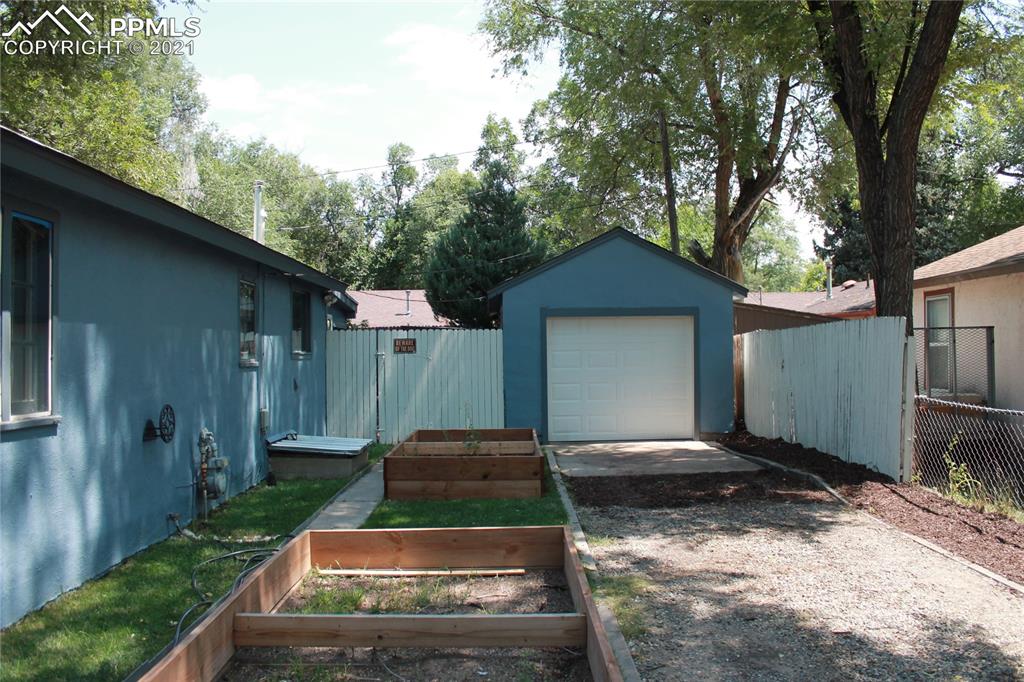 607 Alexander Road Colorado Springs, CO 80909 - Photo 4 of 26 Gallery Image 4