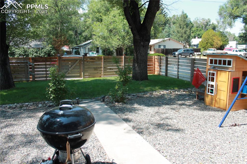 607 Alexander Road Colorado Springs, CO 80909 - Photo 6 of 26 Gallery Image 6