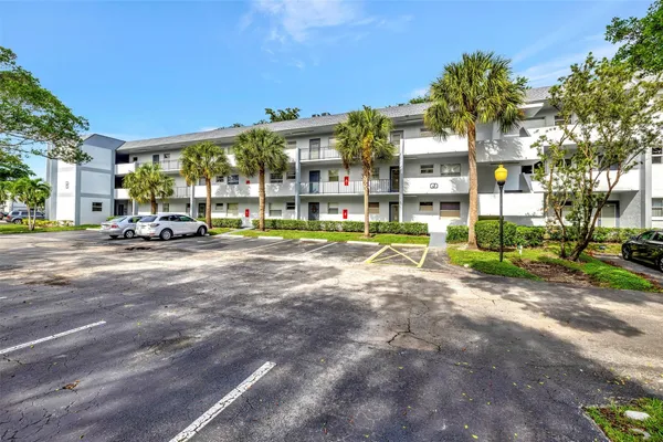 $135,000 | 8380 Sands Point Boulevard, Unit J306, Tamarac, FL 33321