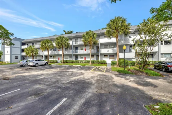 $135,000 | 8380 Sands Point Boulevard, Unit J306, Tamarac, FL 33321