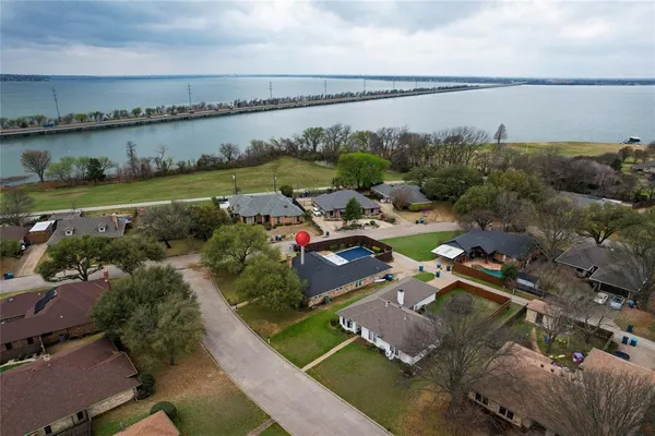 $419,990 | 101 Highcrest Lane, Rockwall, TX 75087