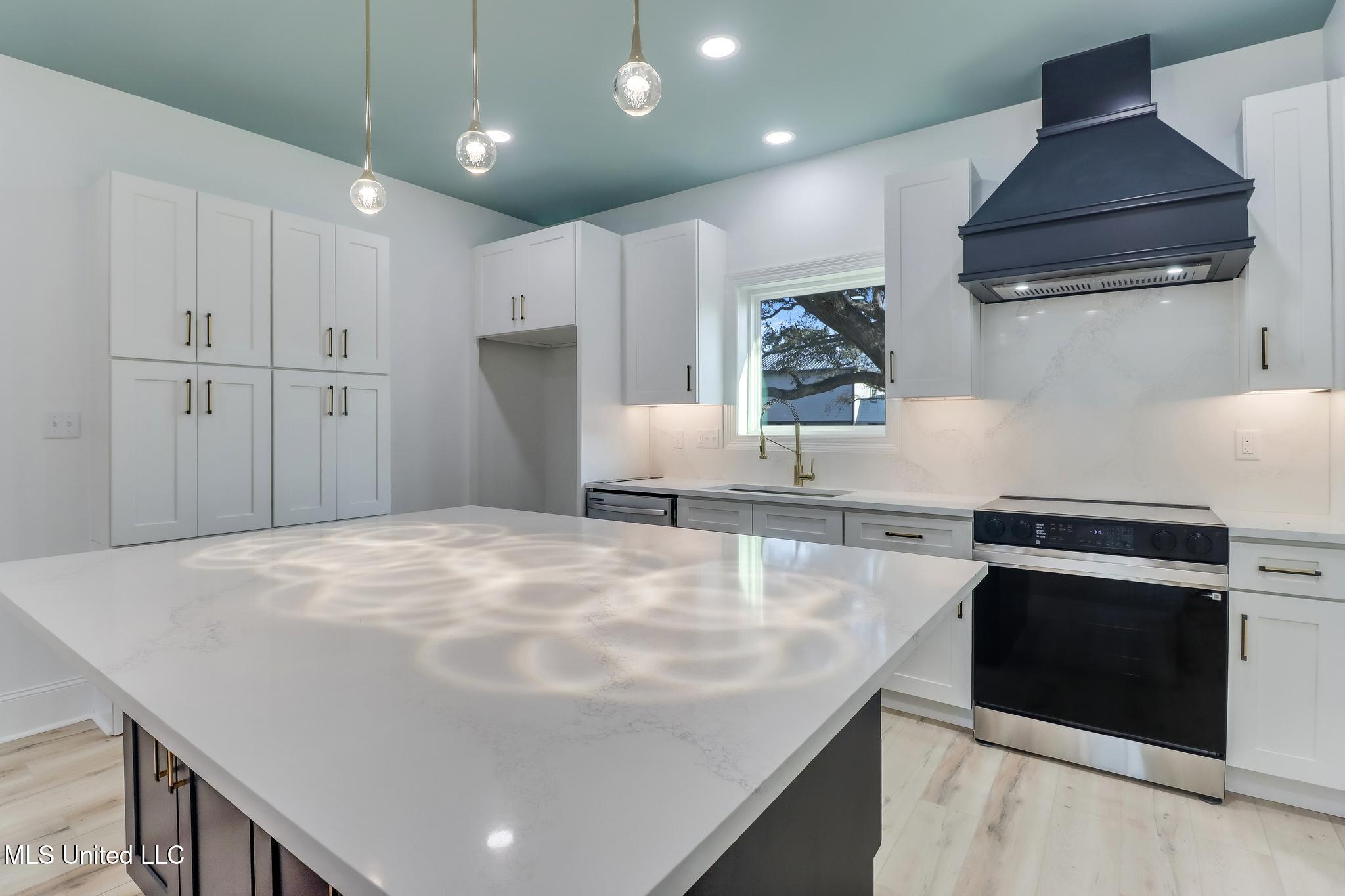 1003 Finley Street Long Beach, MS 39560 - Photo 14 of 27 IMG_8525