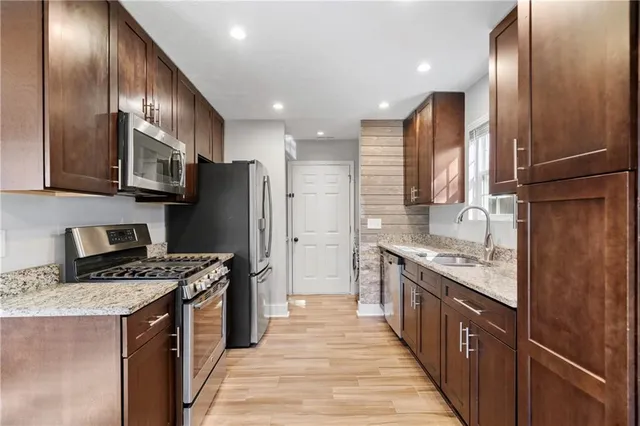 $2,300 | 1245 Hillcrest Glenn Circle, Sugar Hill, GA 30518