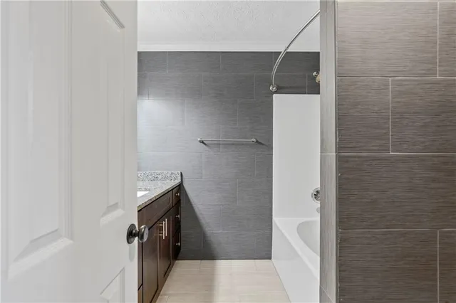 $2,300 | 1245 Hillcrest Glenn Circle, Sugar Hill, GA 30518