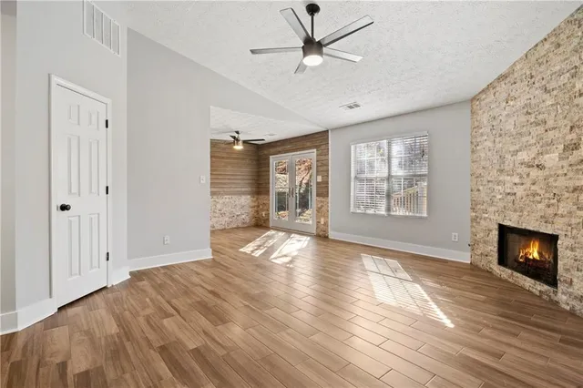 $2,300 | 1245 Hillcrest Glenn Circle, Sugar Hill, GA 30518