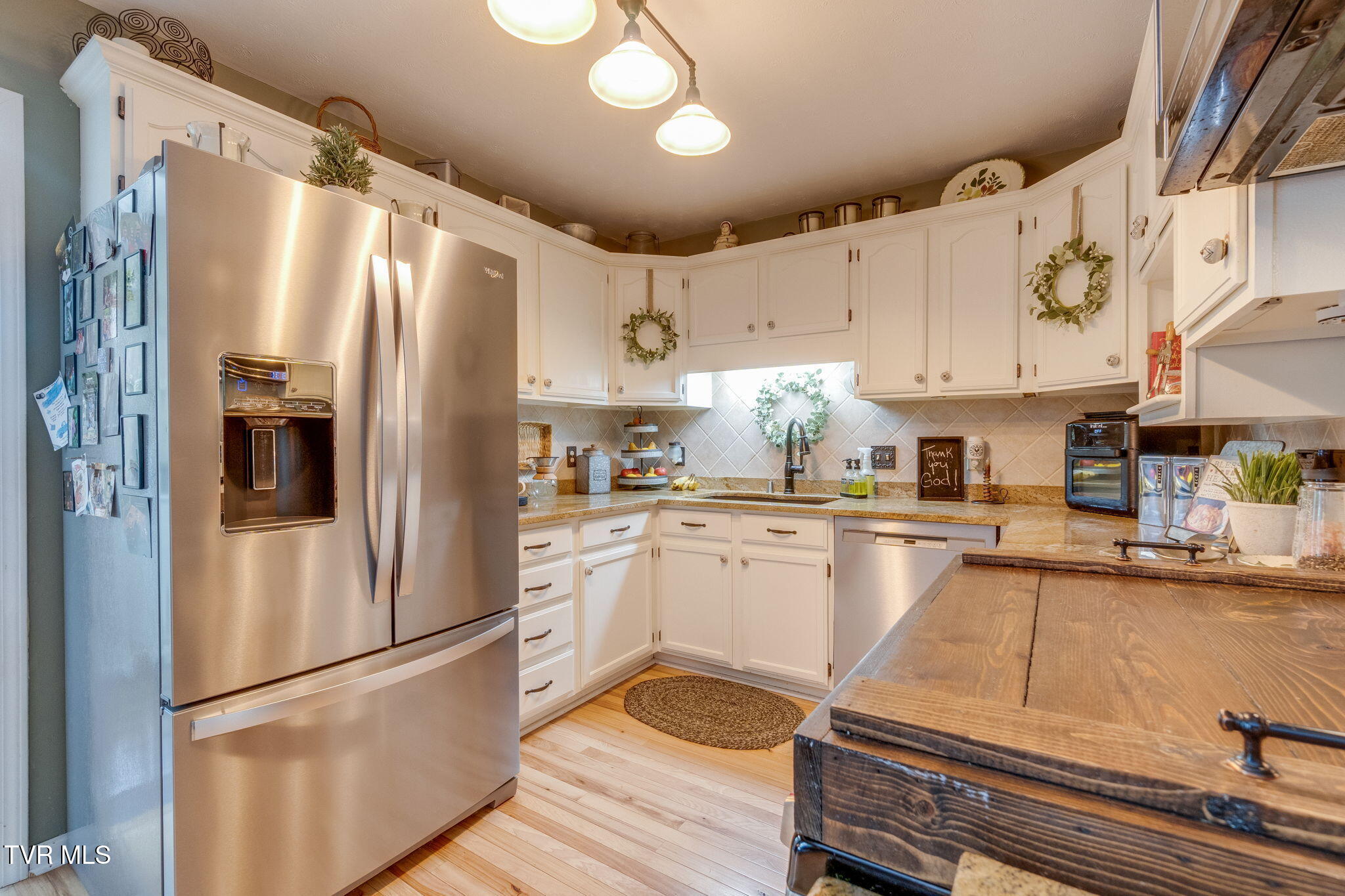 109 Cherokee Circle Erwin, TN 37650 - Photo 13 of 35 011