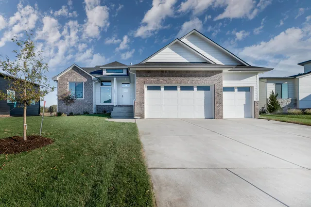 $399,085 | 204 South Wellcrest Court, Goddard, KS 67052
