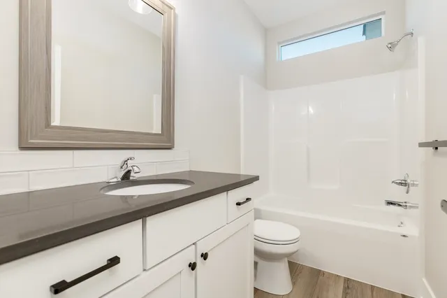 $399,085 | 204 South Wellcrest Court, Goddard, KS 67052