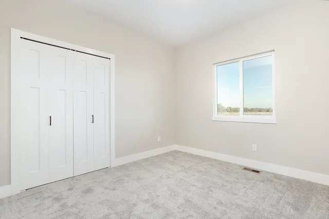 $399,085 | 204 South Wellcrest Court, Goddard, KS 67052