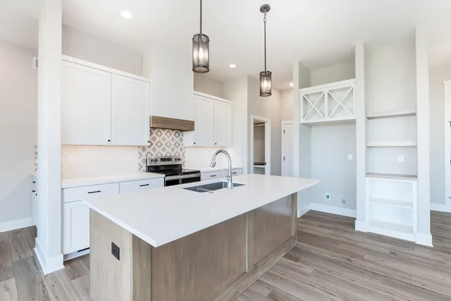 $399,085 | 204 South Wellcrest Court, Goddard, KS 67052