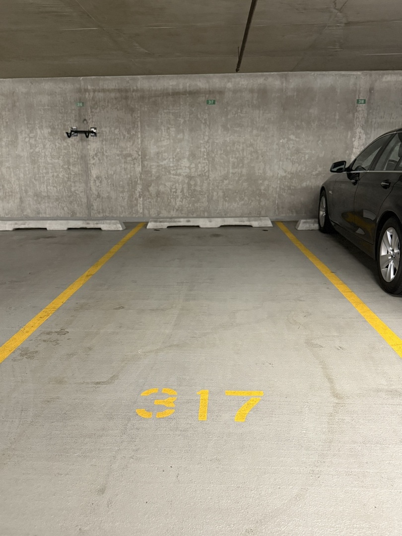 1235 South Prairie Avenue, Unit 3605 Chicago, IL 60605 - Photo 25 of 34 a bathroom with a tub