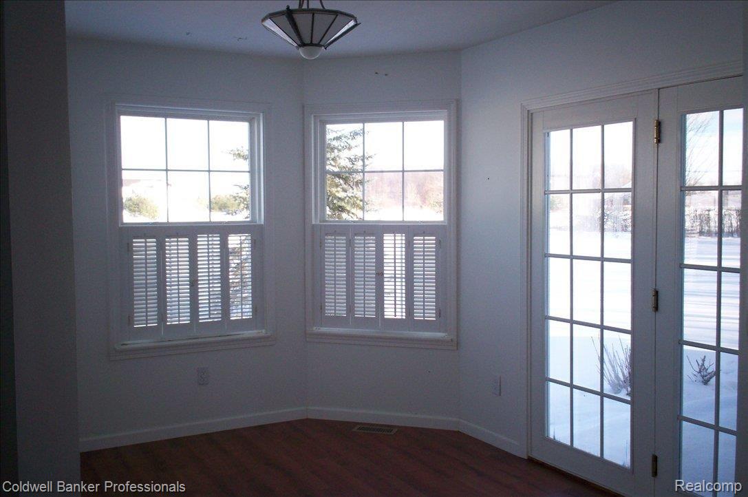 4203 Property Pointe Dryden, MI 48428 - Photo 11 of 13 Formal Dining