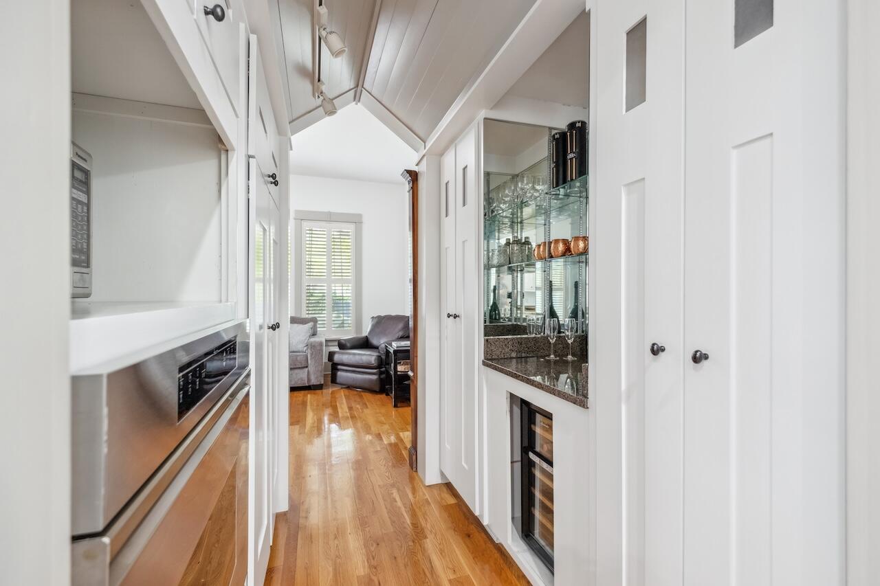 22 Frogmore Road Mount Pleasant, SC 29464 - Photo 15 of 55 Butler's Pantry