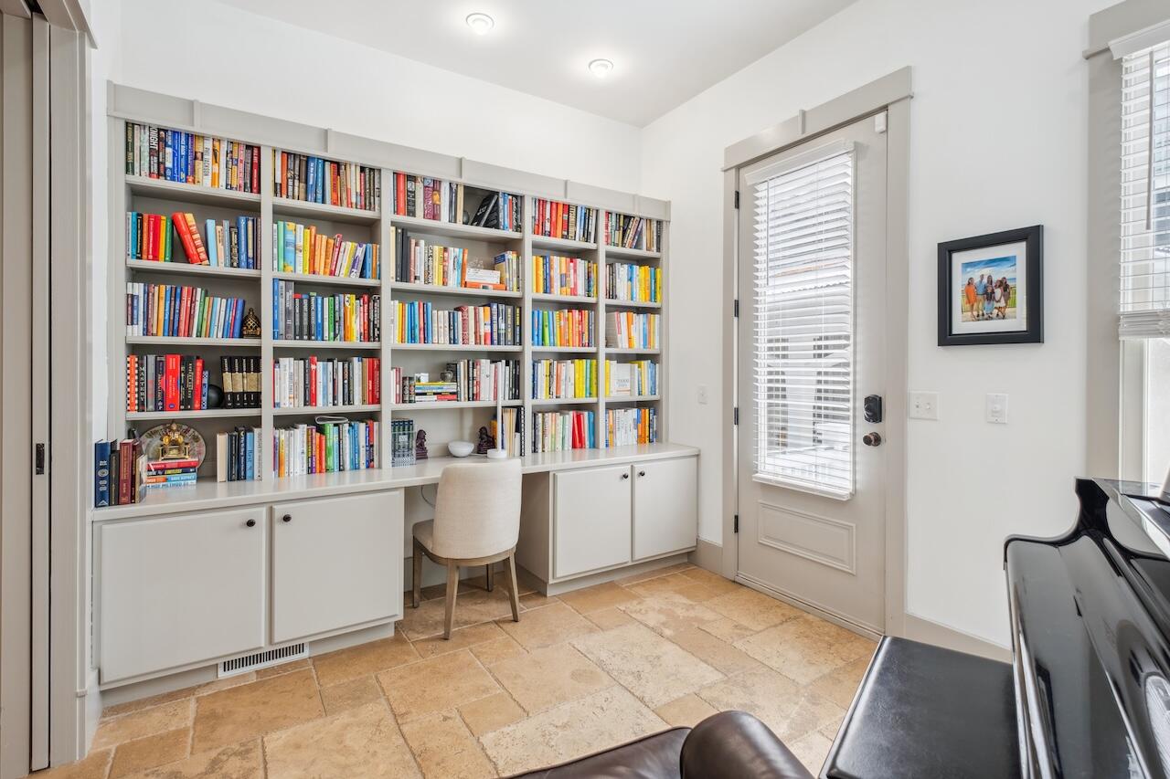 22 Frogmore Road Mount Pleasant, SC 29464 - Photo 24 of 55 Office / Study