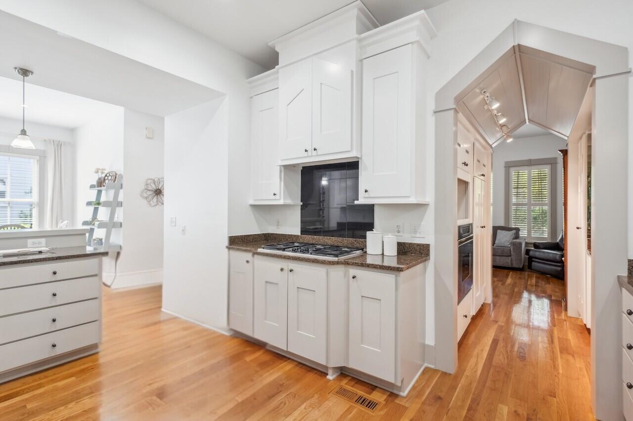 22 Frogmore Road Mount Pleasant, SC 29464 - Photo 30 of 55 Adjacent butler's pantry