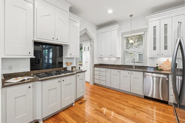 $2,000,000 | 22 Frogmore Road, Mount Pleasant, SC 29464