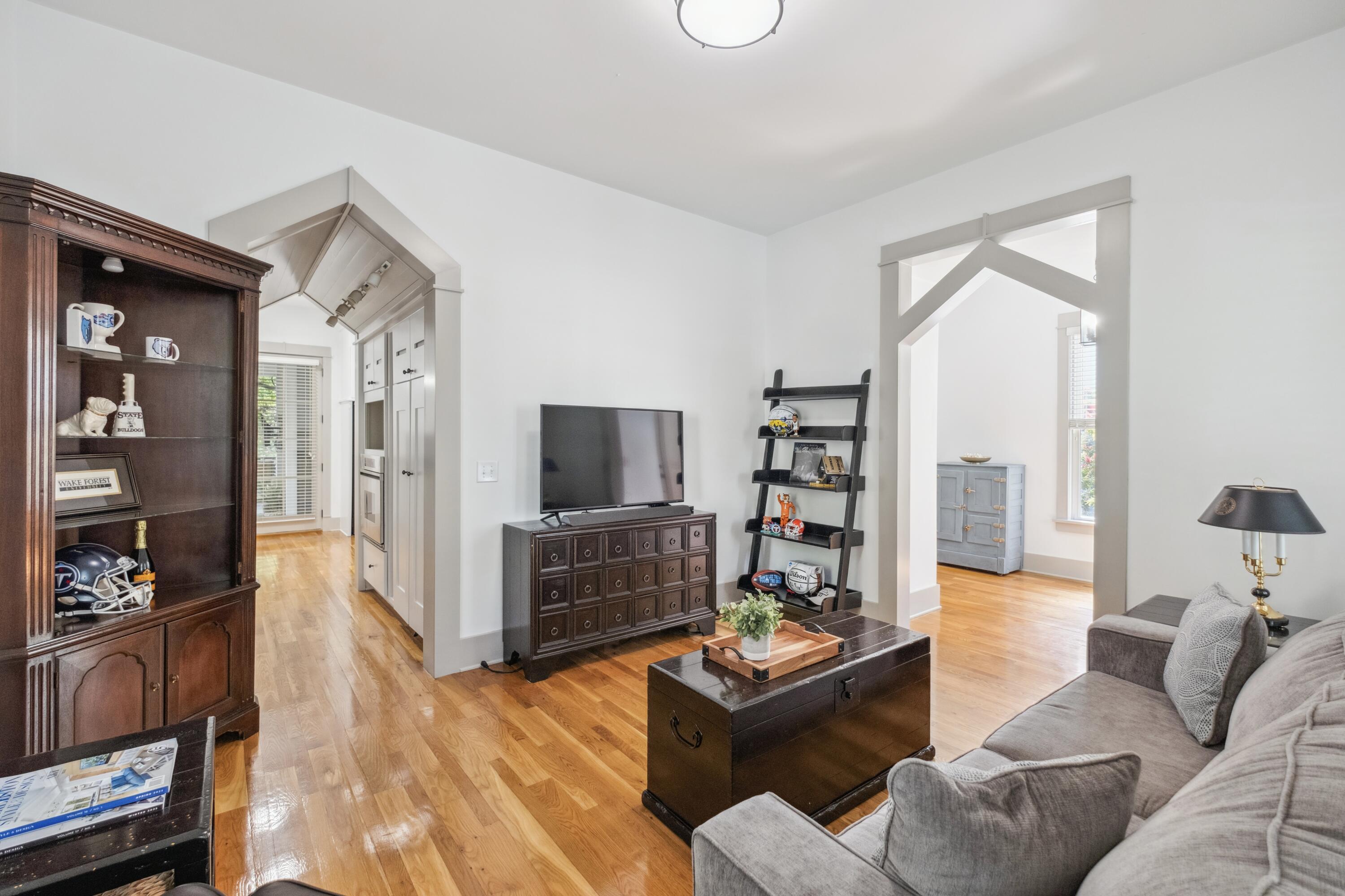 22 Frogmore Road Mount Pleasant, SC 29464 - Photo 33 of 55 Dining Room/Den