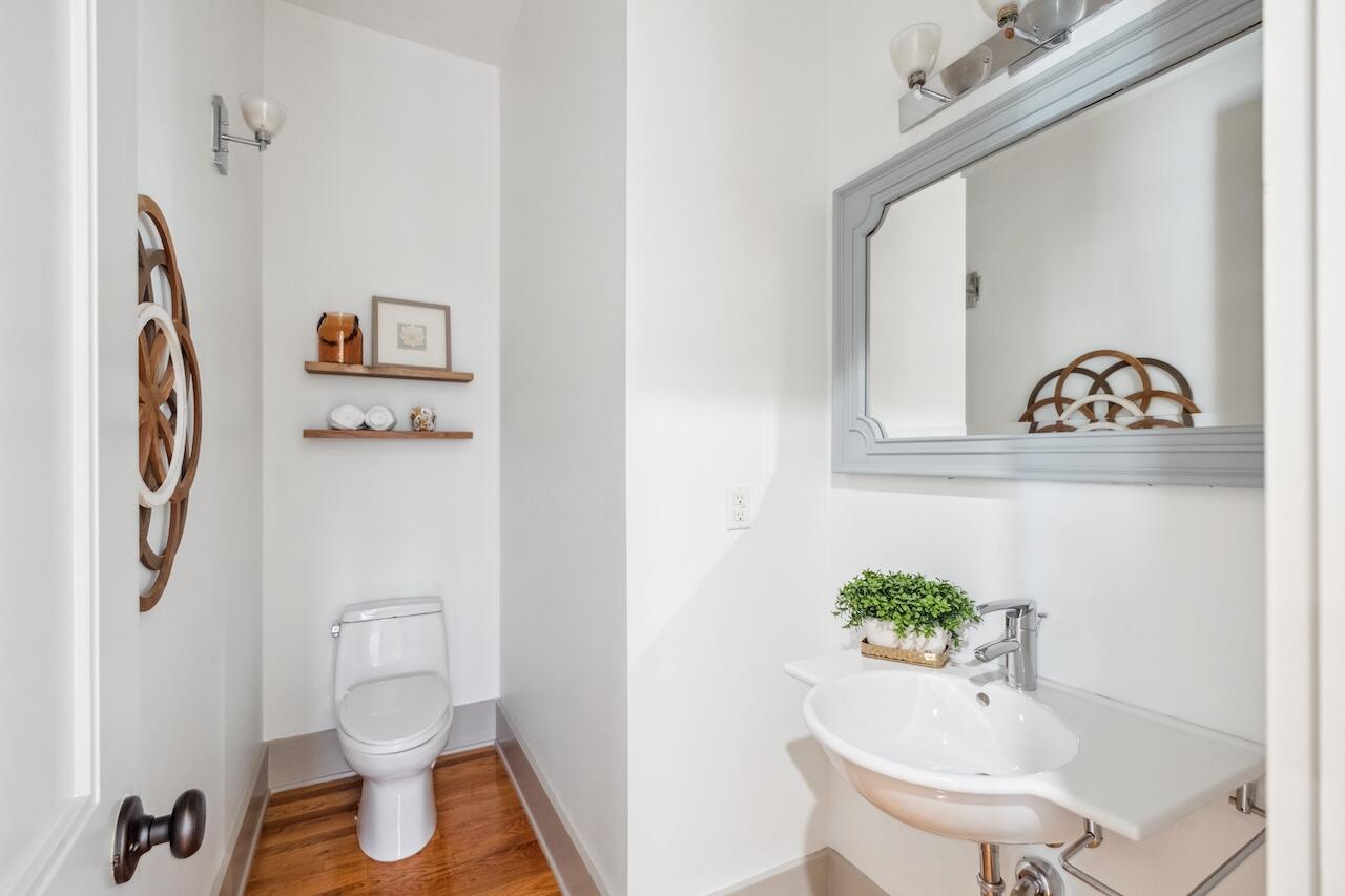 22 Frogmore Road Mount Pleasant, SC 29464 - Photo 34 of 55 Powder Room