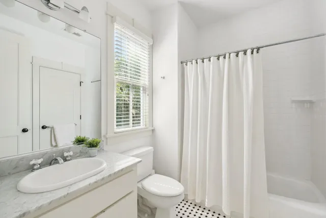 $2,000,000 | 22 Frogmore Road, Mount Pleasant, SC 29464