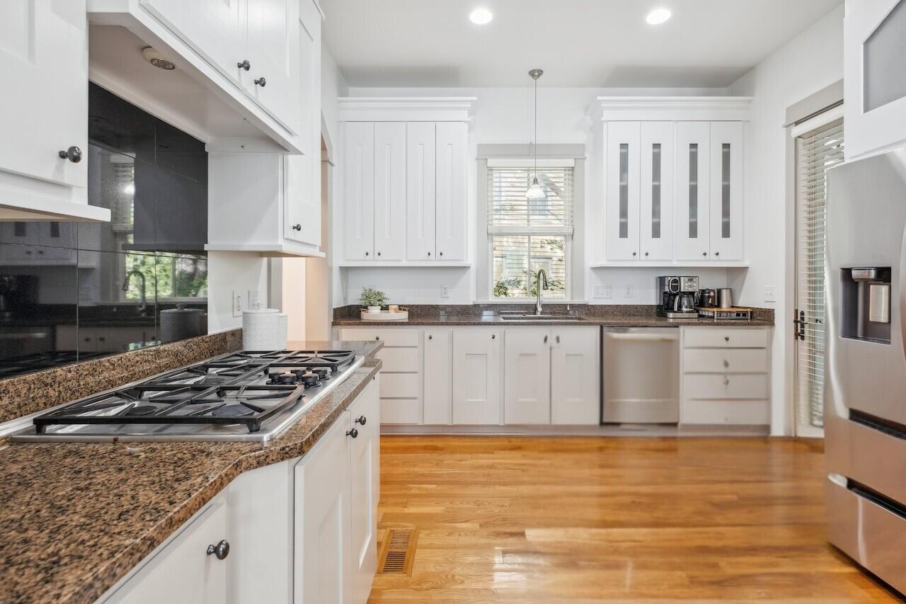 22 Frogmore Road Mount Pleasant, SC 29464 - Photo 5 of 55 Spacious Kitchen