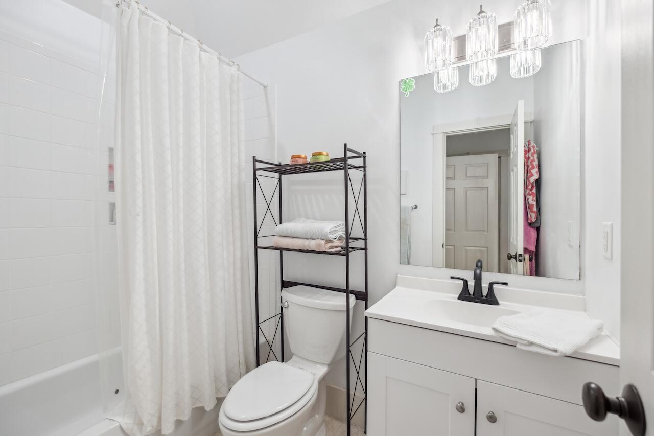 22 Frogmore Road Mount Pleasant, SC 29464 - Photo 53 of 55 Bath over garage